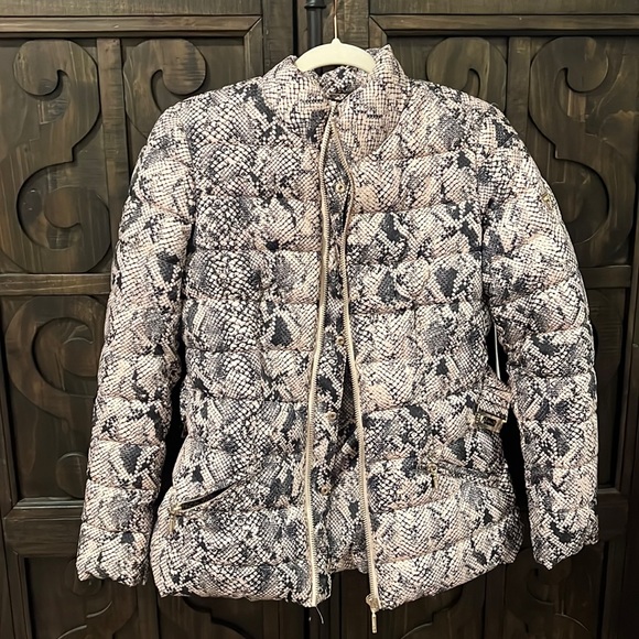 GUESS puffer jacket - Picture 2 of 15